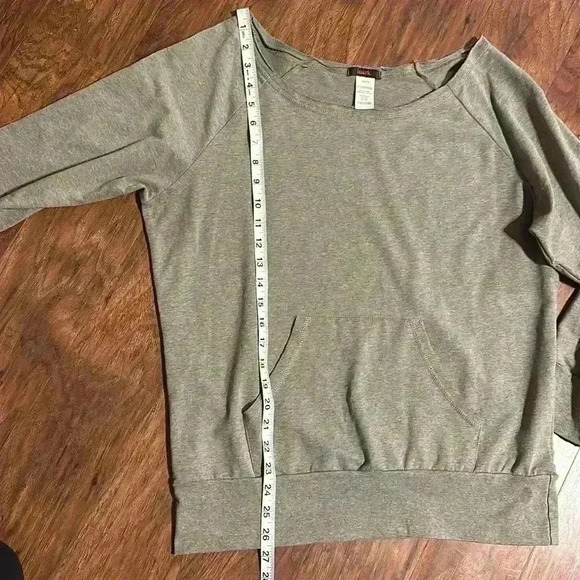 Mark by Avon Sweatshirt - Picture 8 of 9